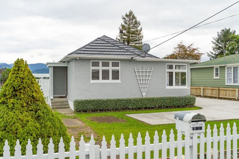 Photo of property in 382 High Street South, Carterton, 5713