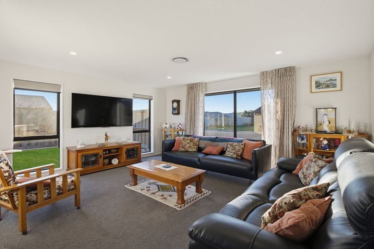 Photo of property in 52 Hilton Drive, Amberley, 7410