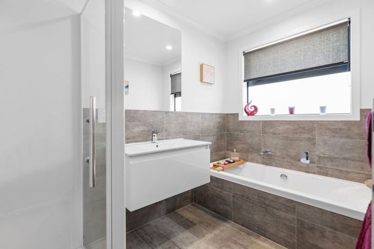 Photo of property in 10 Stevenson Drive, Papamoa, 3118