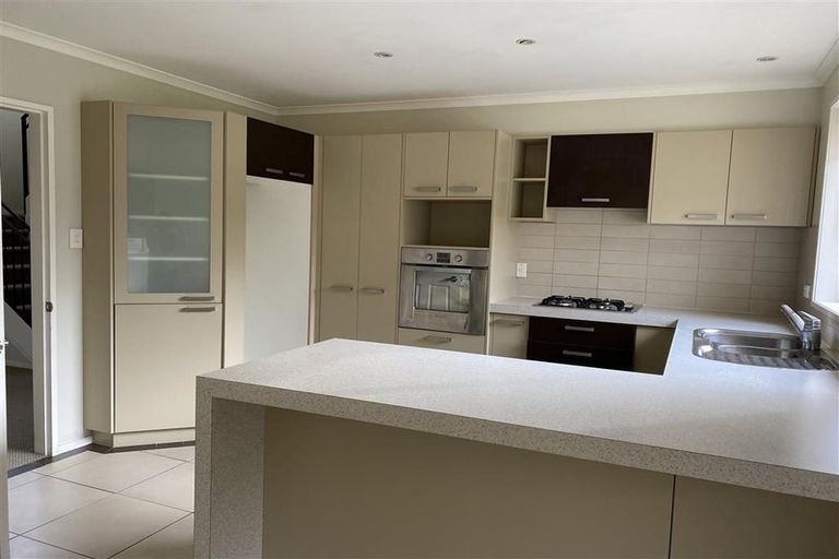 Photo of property in 72 Baverstock Road, Flat Bush, Auckland, 2016