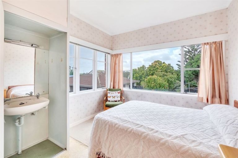 Photo of property in 1614 Great North Road, Waterview, Auckland, 1026