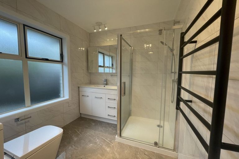 Photo of property in 1/143 Shakespeare Road, Milford, Auckland, 0620