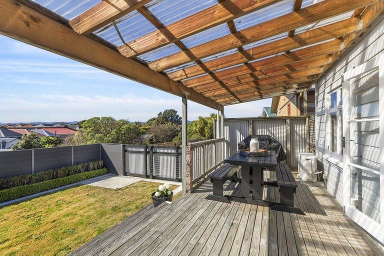 Photo of property in 3 Endeavour Street, Lyall Bay, Wellington, 6022