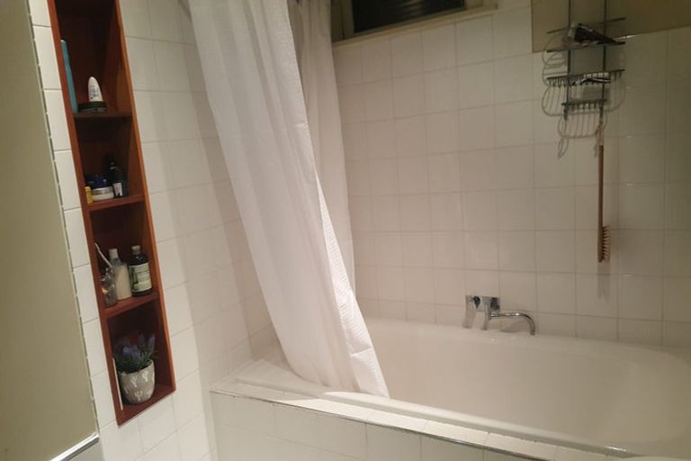 Photo of property in 2 Matipo Street, Eastbourne, Lower Hutt, 5013