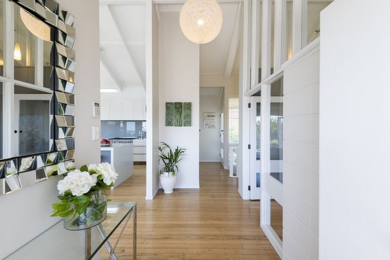 Photo of property in 144 Mellons Bay Road, Mellons Bay, Auckland, 2014