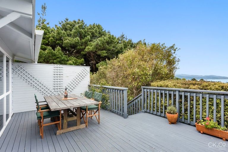 Photo of property in 224 Dowse Drive, Maungaraki, Lower Hutt, 5010