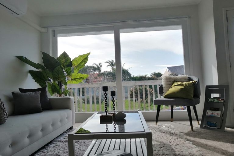 Photo of property in 3/240 Hurstmere Road, Takapuna, Auckland, 0622