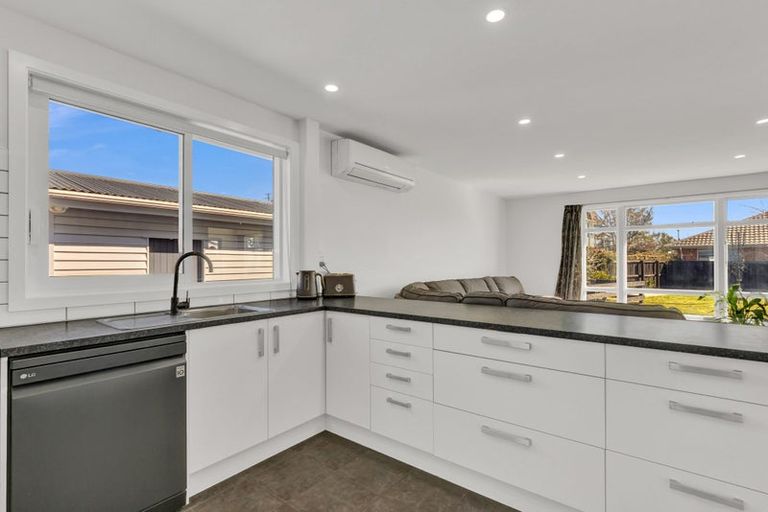 Photo of property in 7 Oakhampton Street, Hornby, Christchurch, 8042