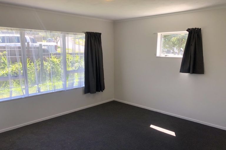 Photo of property in 13 Kaitangata Crescent, Kelson, Lower Hutt, 5010