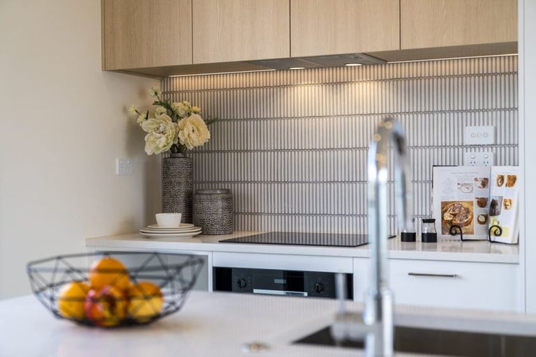 Photo of property in 8/6 Shakespeare Road, Milford, Auckland, 0620