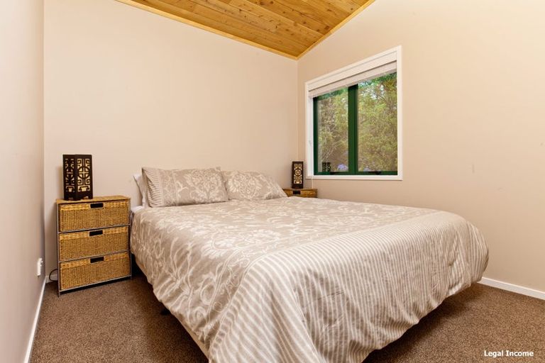 Photo of property in 2 Waipuia Place, Greenhithe, Auckland, 0632