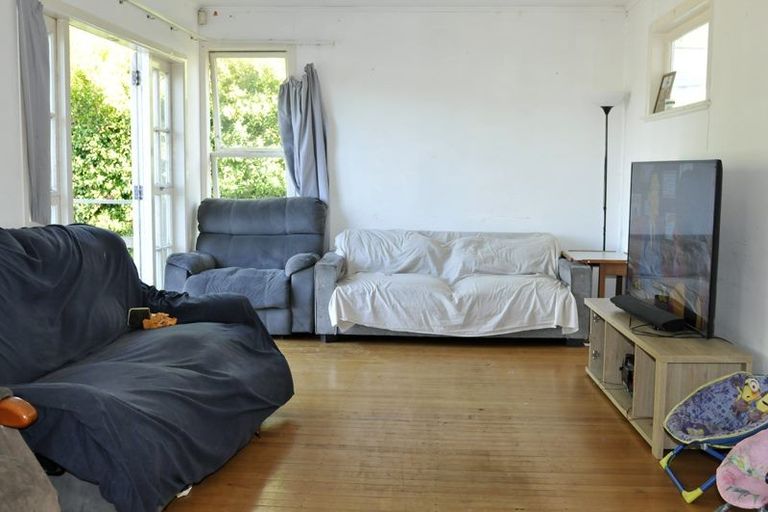 Photo of property in 127 Lancaster Road, Beach Haven, Auckland, 0626