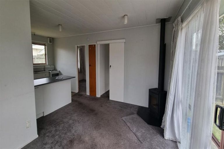 Photo of property in 8a Wyndham Road, Hannahs Bay, Rotorua, 3010