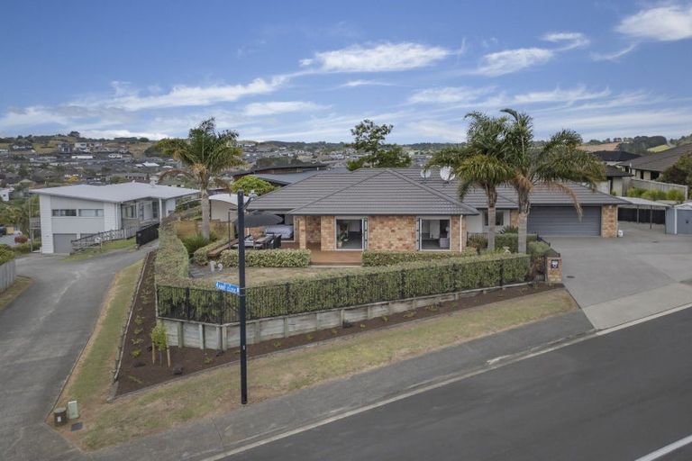 Photo of property in 43 Abby Close, Pukekohe, 2120