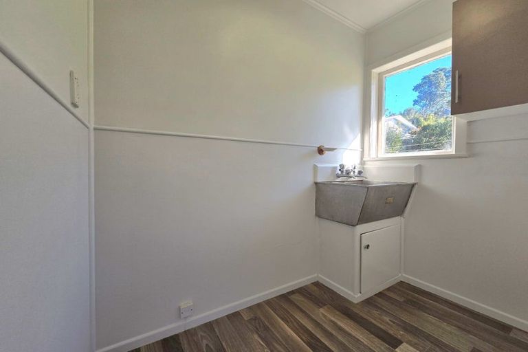 Photo of property in 16 Blenheim Street, Glenfield, Auckland, 0629
