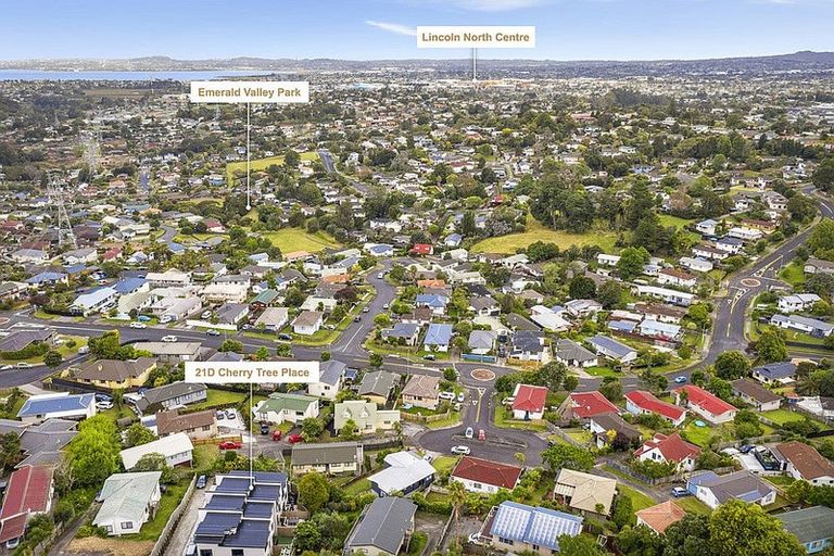 Photo of property in 21d Cherry Tree Place, Massey, Auckland, 0614