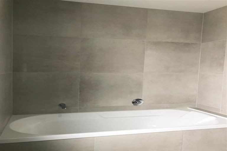 Photo of property in 38 Whimbrel Road, Flat Bush, Auckland, 2019