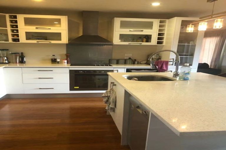 Photo of property in 30a Wicklow Road, Narrow Neck, Auckland, 0622