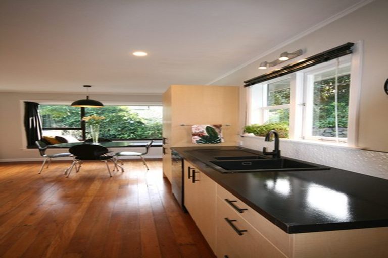 Photo of property in 7e Tasman Street, Vogeltown, New Plymouth, 4310