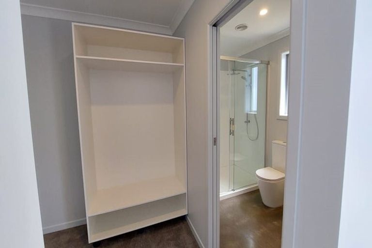 Photo of property in 122a Heta Road, Highlands Park, New Plymouth, 4312