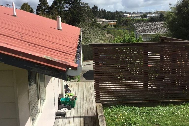 Photo of property in 10a Kiernan Place, Kelston, Auckland, 0602