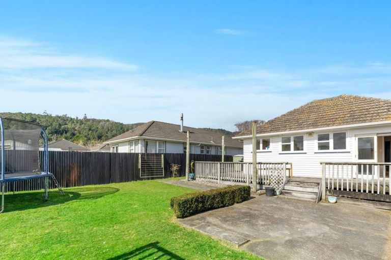 Photo of property in 6 Chittick Street, Stokes Valley, Lower Hutt, 5019