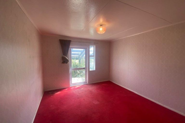 Photo of property in 100 Oki Street, Oreti Beach, Invercargill, 9879