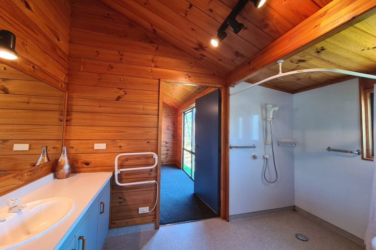 Photo of property in 7 Courthouse Lane, Coromandel, 3506