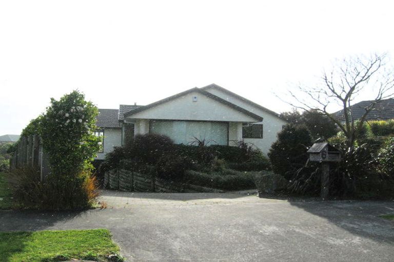 Photo of property in 6 Greenwood Place, Fitzherbert, Palmerston North, 4410