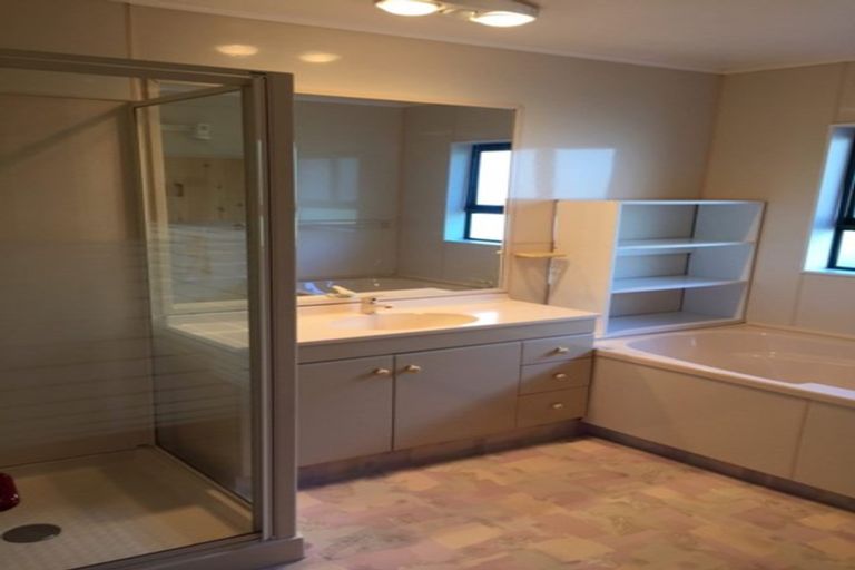 Photo of property in 14 Laurie Street, Red Beach, 0932