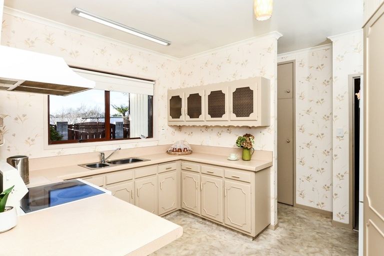 Photo of property in 16 Cattanach Street, St Andrews, Hamilton, 3200