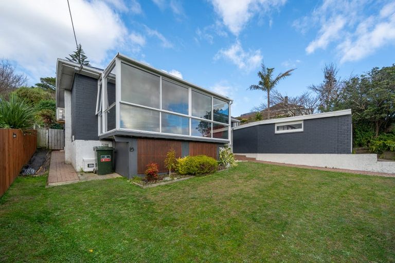 Photo of property in 73 Taylor Terrace, Tawa, Wellington, 5028