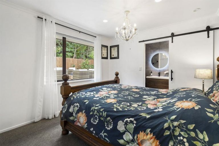 Photo of property in 22 Sunvista Avenue, Oteha, Auckland, 0632