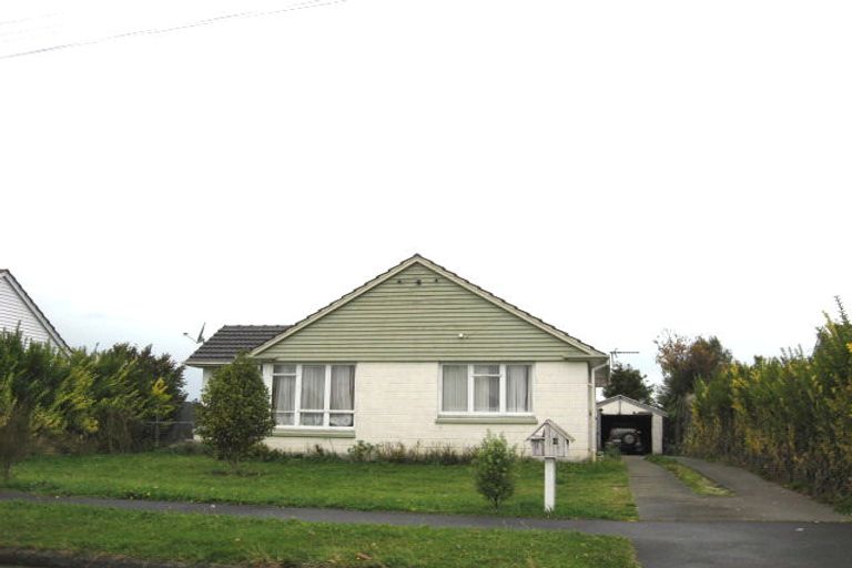 Photo of property in 6 Camden Street, Northcote, Christchurch, 8052