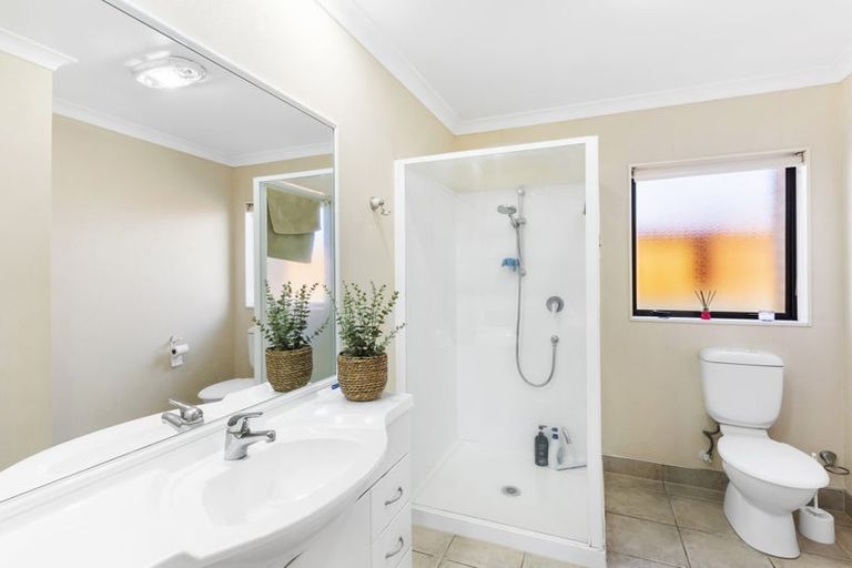 Photo of property in 4 Raphoe Road, Flat Bush, Auckland, 2019