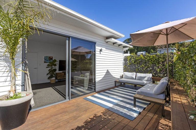 Photo of property in 15 Bracken Street, New Plymouth, 4310
