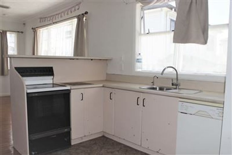 Photo of property in 5 Maxwell Avenue, Papatoetoe, Auckland, 2025