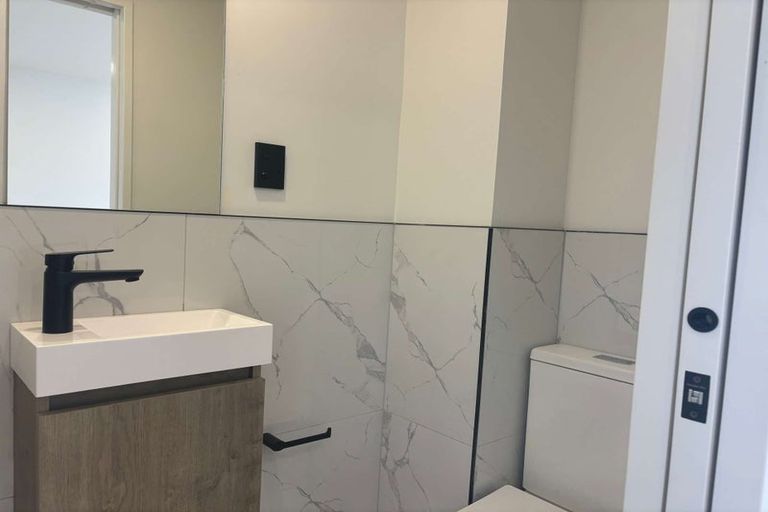 Photo of property in 6/2 Anthony Place, Pakuranga, Auckland, 2010