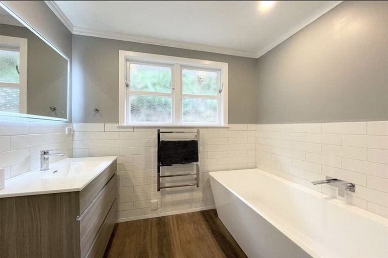 Photo of property in 59 Winston Street, Crofton Downs, Wellington, 6035
