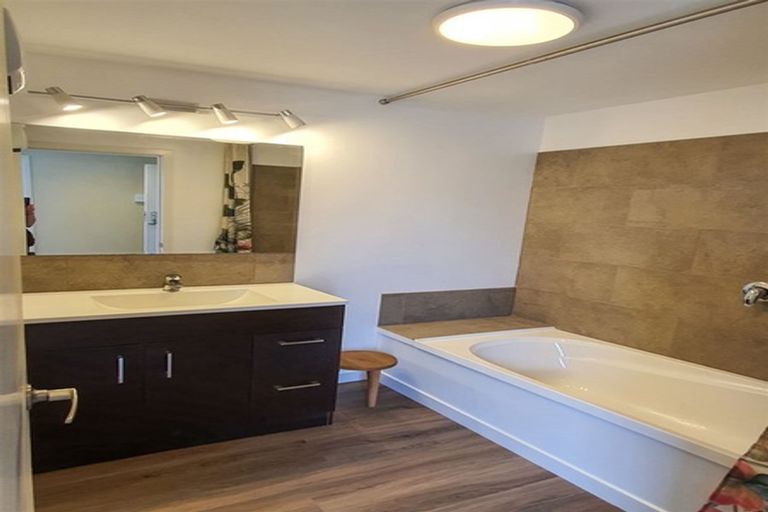 Photo of property in 18 Parsonage Road, Waimate, 7924