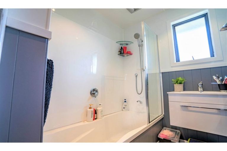 Photo of property in 100 Scott Street, Strathern, Invercargill, 9812