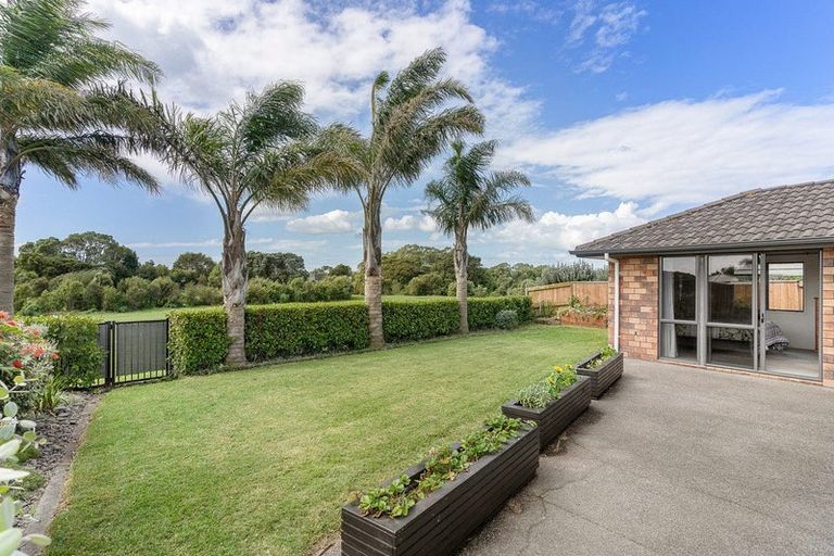 Photo of property in 32 Carrington Drive, Papamoa Beach, Papamoa, 3118