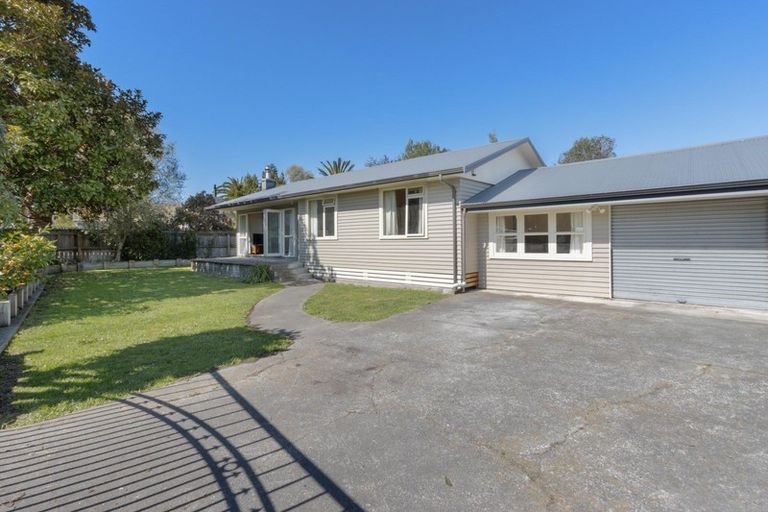 Photo of property in 16 Lucknow Road, Havelock North, 4130