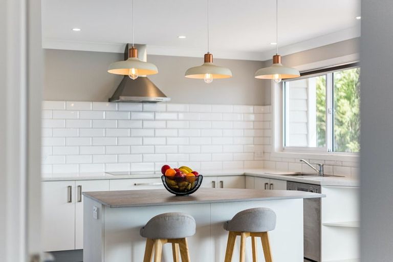 Photo of property in 14 Canary Way, Whitby, Porirua, 5024