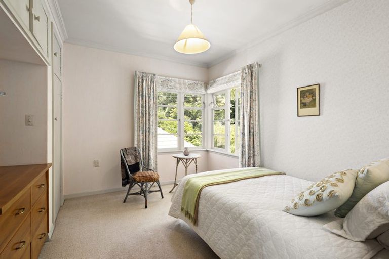 Photo of property in 6 Darwin Street, Karori, Wellington, 6012