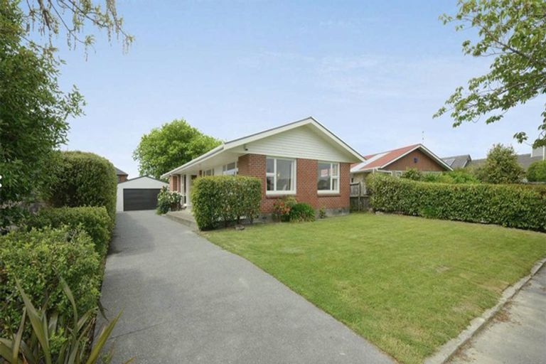 Photo of property in 12 Longmuir Street, Ilam, Christchurch, 8041