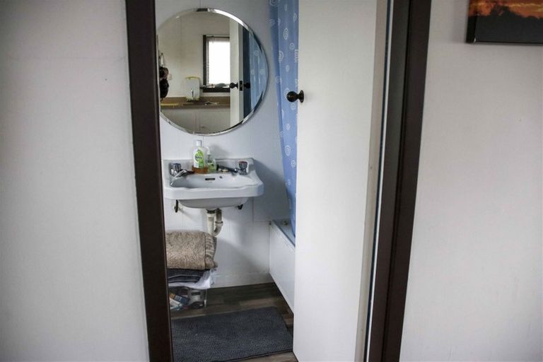 Photo of property in 98 Stobo Street, Grasmere, Invercargill, 9810