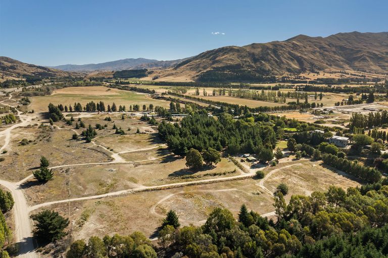 Photo of property in 293 Riverbank Road, Wanaka, 9382