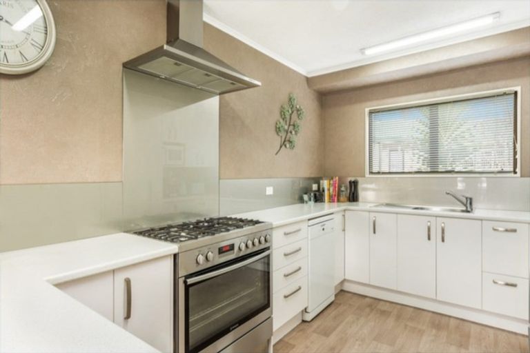 Photo of property in 8 Judena Place, Pukete, Hamilton, 3200