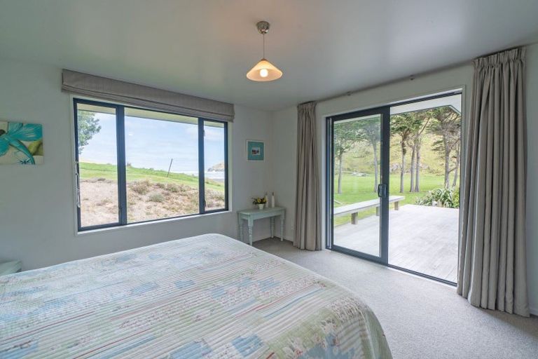 Photo of property in 904 Te Oka Bay Road, Te Oka, Little River, 7591